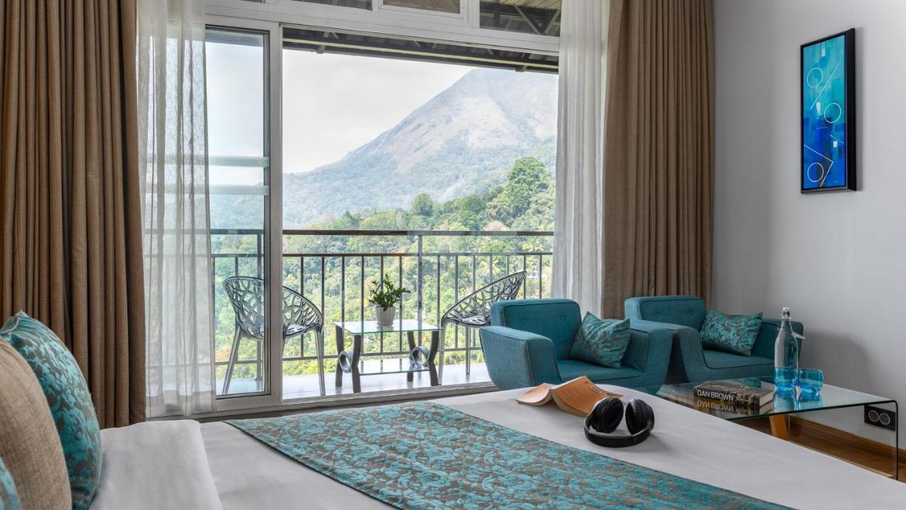 The Panoramic Getaway Hotel Munnar Eksteriør billede View of Mount Apo from the hotel