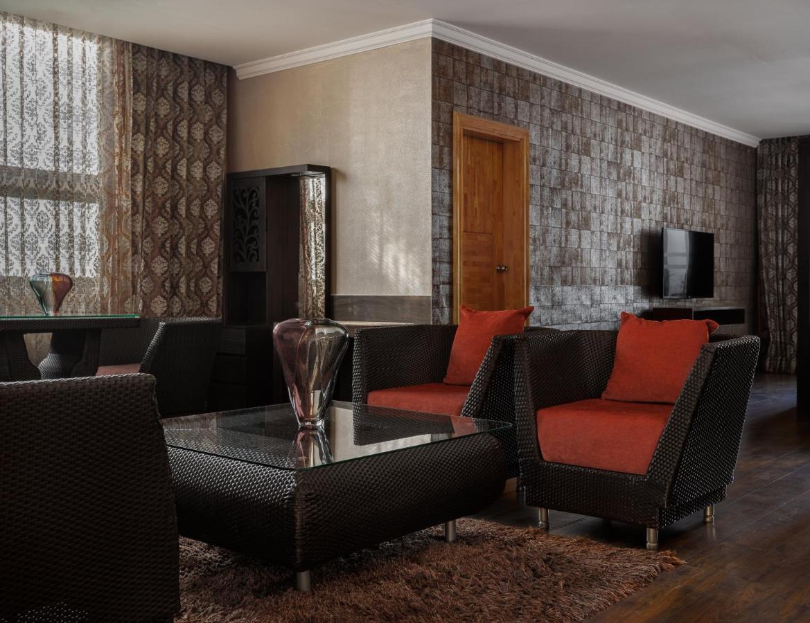 The Panoramic Getaway Hotel Munnar Eksteriør billede A 3D rendering of a living room