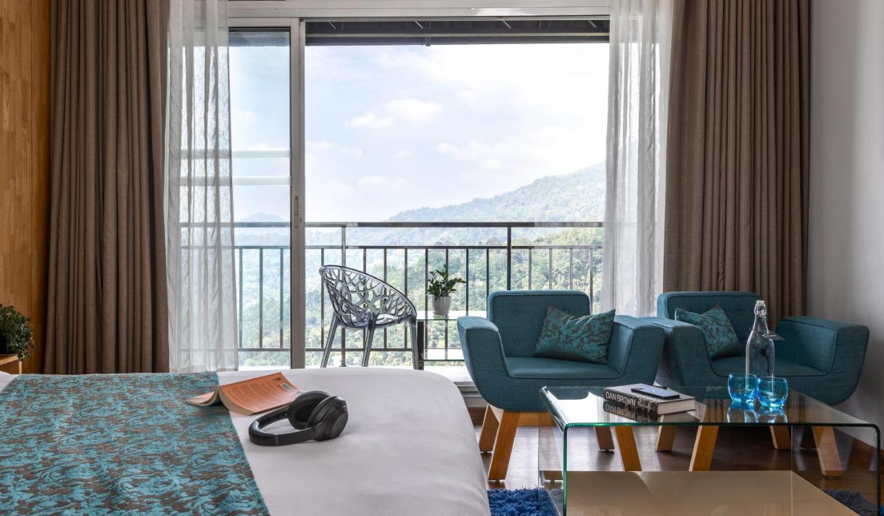 The Panoramic Getaway Hotel Munnar Eksteriør billede A room at the hotel