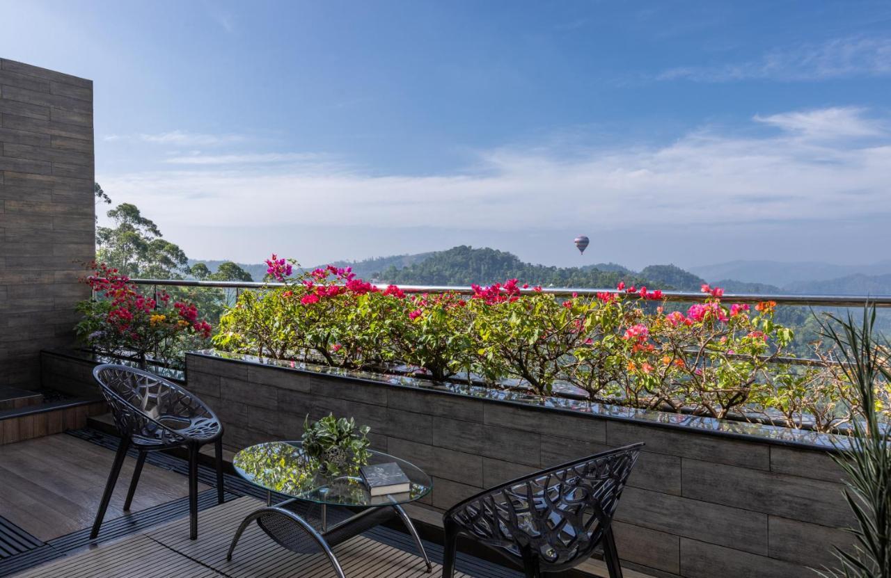The Panoramic Getaway Hotel Munnar Eksteriør billede View from the hotel