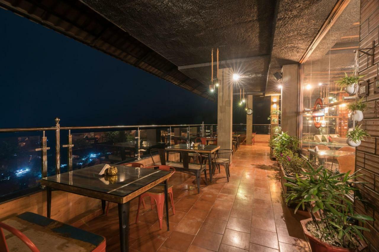 The Panoramic Getaway Hotel Munnar Eksteriør billede Sky Bar